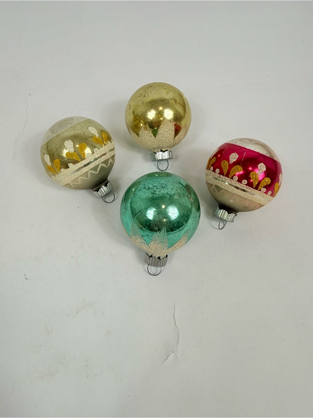 Vintage Shiny Brite Ornaments Round Multicolor Lot Of Four